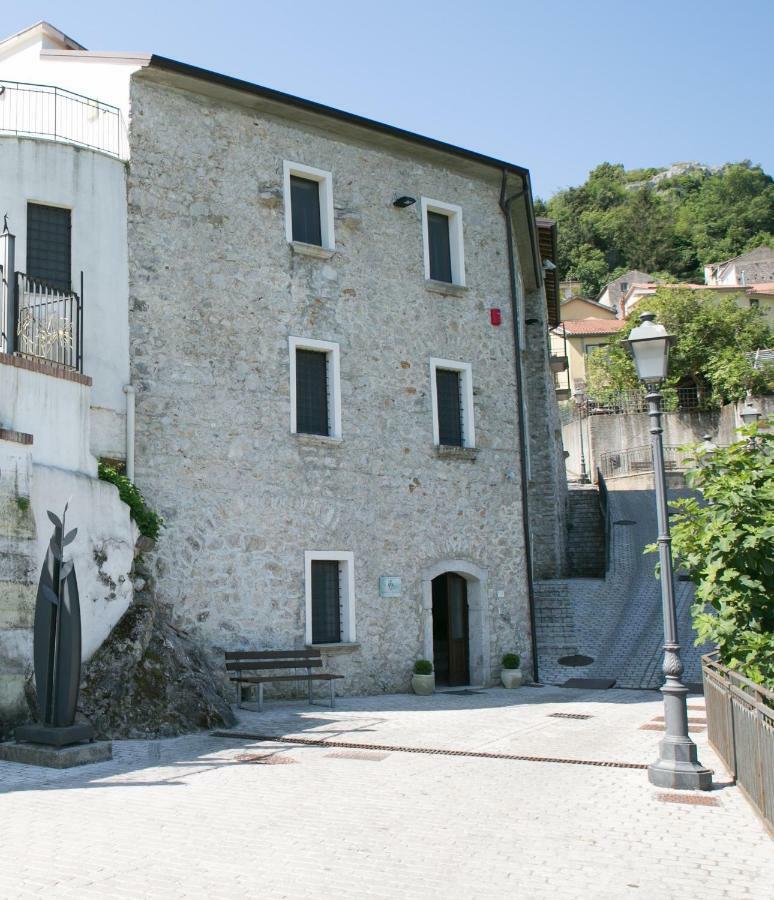 Ostello Della Gioventu Massimo Troisi Oliveto Citra Eksteriør billede
